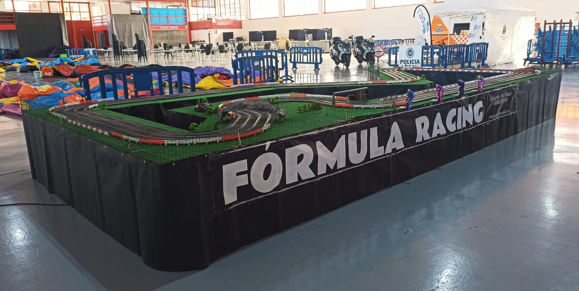 CIRCUITO DE SCALEXTRIC GIGANTE